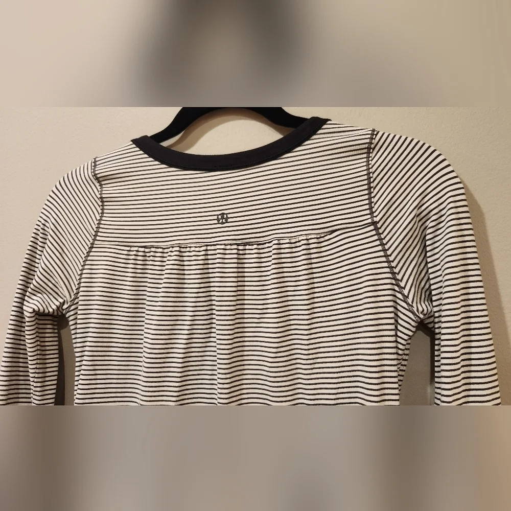 LULULEMON Urbanite Henley Long Sleeve